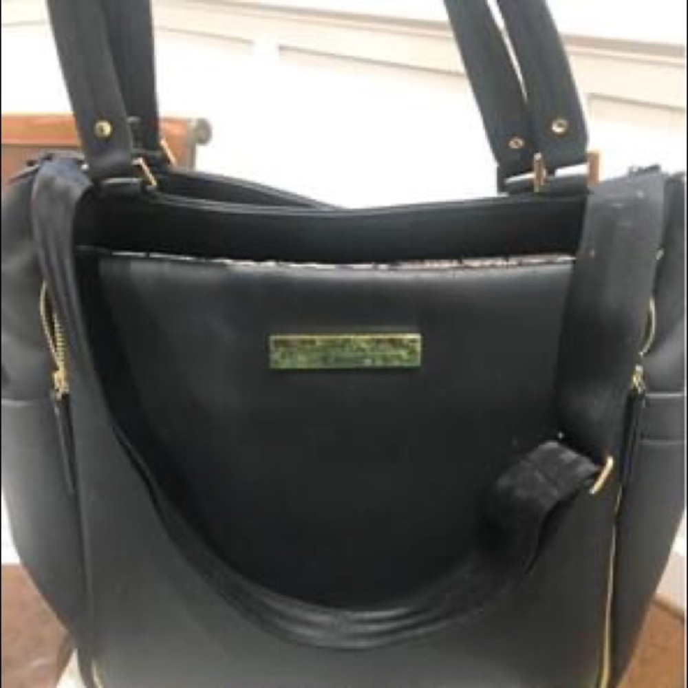 Petunia Pickle Bottom City Carryall Diaper Bag